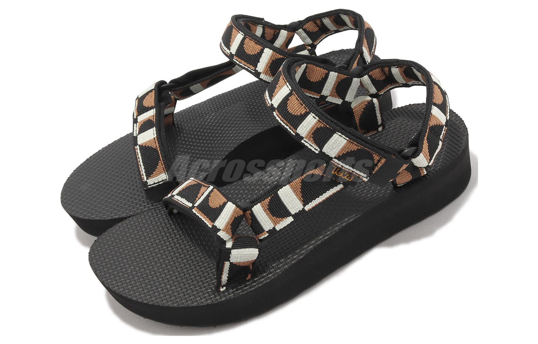 Lookbook (W) 테바 미드폼 유니버셜 블랙 (Teva Mideupom Yunibeoseol Beullaek) 1090969-BBKL