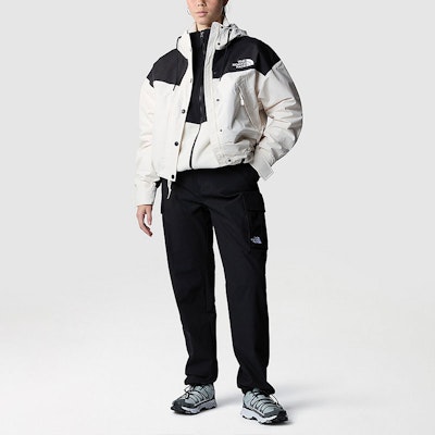 (W) The North Face Reign On 拼色刺繡Logo防水外套 白色. NF0A3XDC-ROU Shop (W) The North Face Reign On 拼色刺繡Logo防水外套 白色. NF0A3XDC-ROU