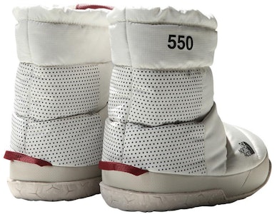 (W) The North Face Nuptse 'Bot Pendek Outdoor Beige' NF0A5LWC32F1 Lookbook (W) The North Face Nuptse 'Bot Pendek Outdoor Beige' NF0A5LWC32F1