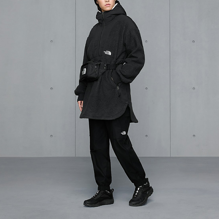 Shop (W) The North Face UE 女款黑色半拉鏈抓毛外套 城市探險系列 NF0A7URK-JK3