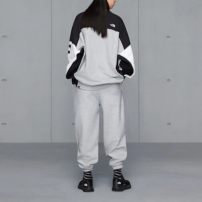 (W) The North Face UE 系列拼色繡標針織女款灰色衛衣 NF0A7WAF-X6P Shop (W) The North Face UE 系列拼色繡標針織女款灰色衛衣 NF0A7WAF-X6P