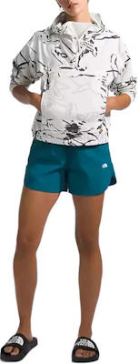 (W) The North Face 白色舒適連帽休閒外套 NF0A86S9-SI6 Lookbook (W) The North Face 白色舒適連帽休閒外套 NF0A86S9-SI6