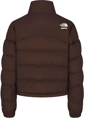 (W) The North Face x Skims FW24 Chaqueta de Esquí Nuptse Marrón. NFOA82Z5-I3U Lookbook (W) The North Face x Skims FW24 Chaqueta de Esquí Nuptse Marrón. NFOA82Z5-I3U