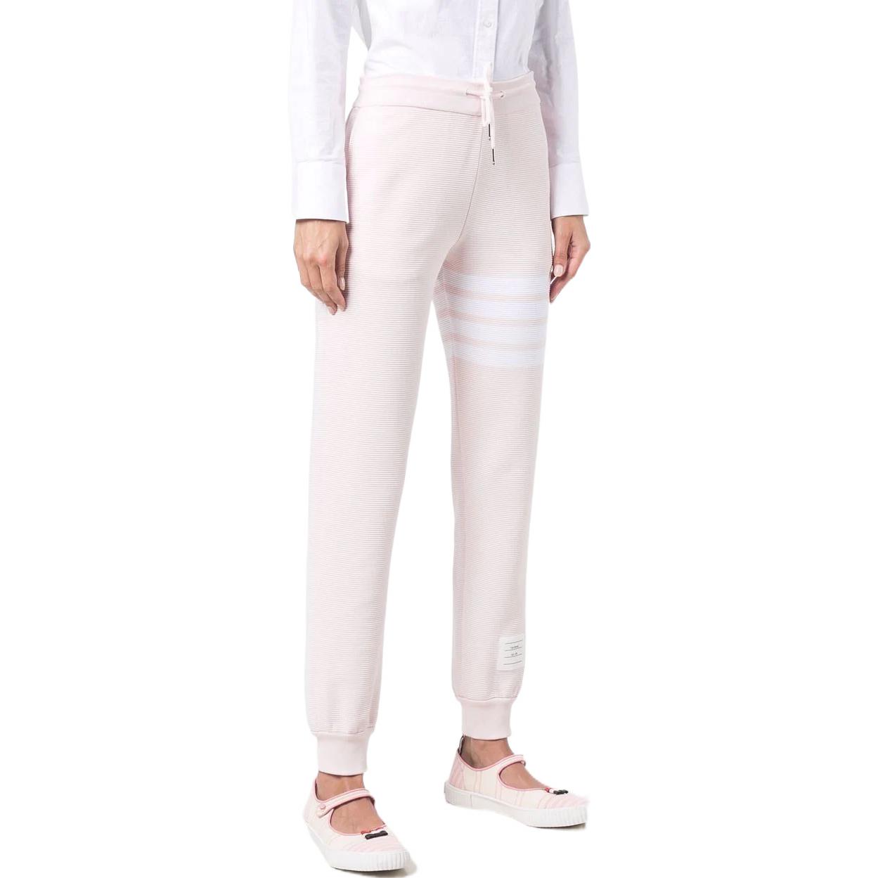 Purchase (W) 톰 브라운 4-바 핑크 니트 조거 스웨트팬츠 드로스트링. FJQ069A-08138-680