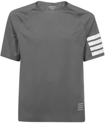(W) Thom Browne 4-Bar T-Shirt Lengan Pendek Kelabu Edisi Musim Panas. MJA008Y-06770-035 Buy (W) Thom Browne 4-Bar T-Shirt Lengan Pendek Kelabu Edisi Musim Panas. MJA008Y-06770-035