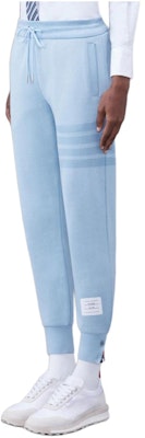 (W) 톰 브라운 클래식 포 바 타이 커프 스웻팬츠 라이트 블루. FJQ109A-J0051-480 Shop (W) 톰 브라운 클래식 포 바 타이 커프 스웻팬츠 라이트 블루. FJQ109A-J0051-480