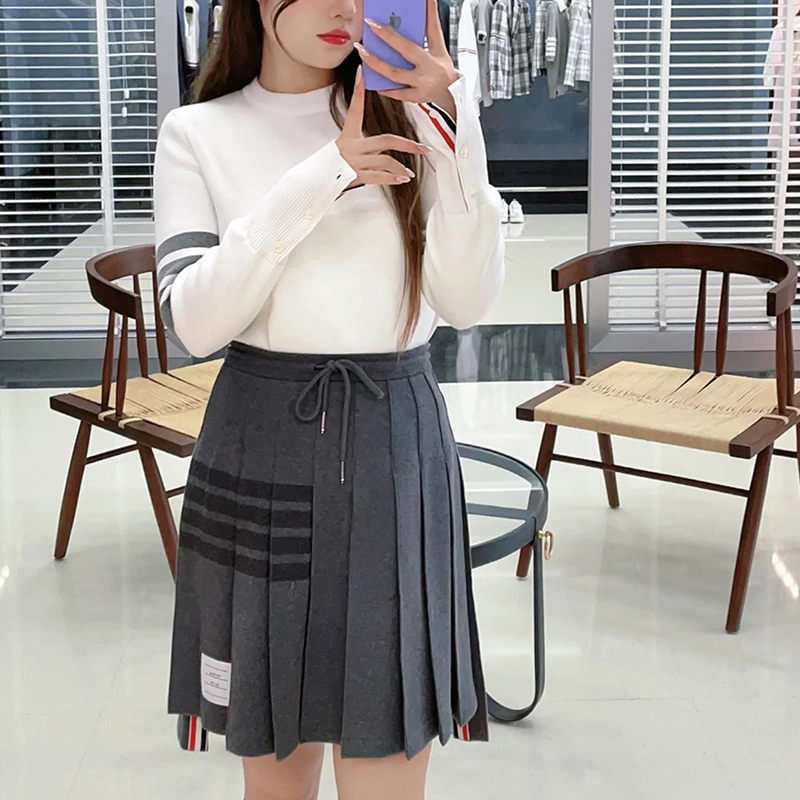 Purchase (W) Falda Gris Clásica Plisada con Cordón de Thom Browne. FJK083A-J0051025