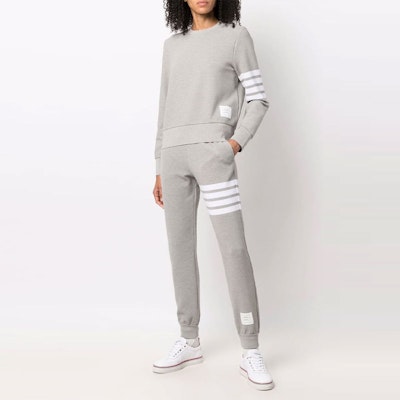 (W) 톰 브라운 그레이 포바 스트라이프 레이스업 스웻팬츠. FJQ069A-08138-055 Lookbook (W) 톰 브라운 그레이 포바 스트라이프 레이스업 스웻팬츠. FJQ069A-08138-055