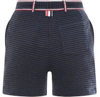Lookbook (W) THOM BROWNE Celana Pendek Kasual Abu-Abu Polos dengan Kancing di Pinggang. FJQ097A-F0302-415