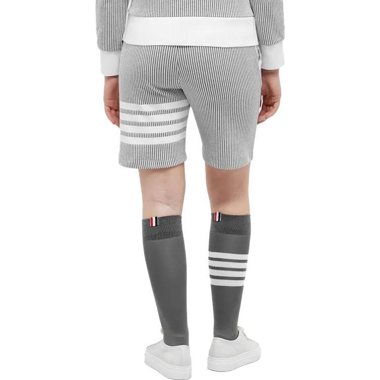 Purchase (W) THOM BROWNE Celana Pendek Kasual Abu-Abu Striped Lace-Up. FJQ096A-J0063-055