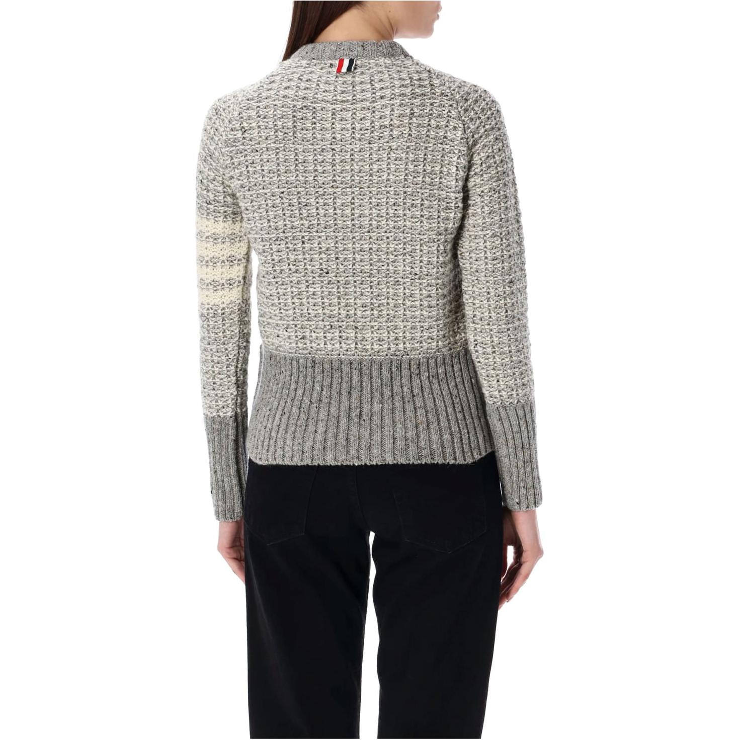 Lookbook (W) Thom Browne Suéter Pullover Ajustado Gris de Cuello Redondo FKA449A-Y1506-055