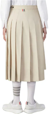 (W) Thom Browne Rok Midi Khaki Academy Style Lipit dengan Resleting. FGC400U-04502-250 Lookbook (W) Thom Browne Rok Midi Khaki Academy Style Lipit dengan Resleting. FGC400U-04502-250