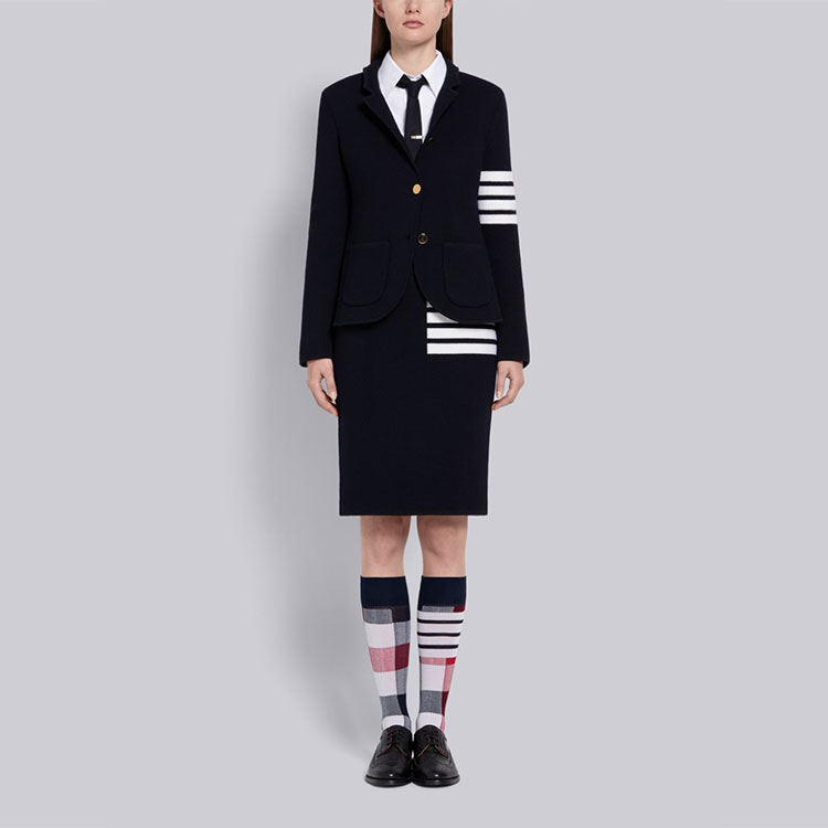 Shop (W) Falda de lana azul marino Thom Browne con cuatro rayas estilo urbano. FKK061A-00014-415