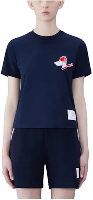 (W) Thom Browne Kaos Crewneck Lengan Pendek Navy SS24 FJS166E-J0058-415 Order (W) Thom Browne Kaos Crewneck Lengan Pendek Navy SS24 FJS166E-J0058-415
