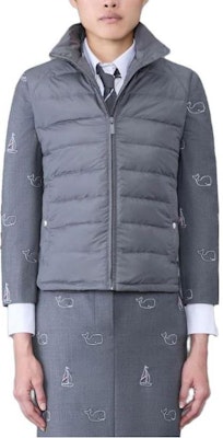(W) Thom Browne Rompi Tanpa Lengan Quilted Zip-Up Abu-Abu. FVD016X-F0241-025 Order (W) Thom Browne Rompi Tanpa Lengan Quilted Zip-Up Abu-Abu. FVD016X-F0241-025