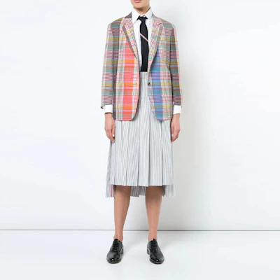 (W) 톰 브라운 시어서커 스트라이프 비대칭 플리츠 맥시 스커트. FGC400A-00572-035 Shop (W) 톰 브라운 시어서커 스트라이프 비대칭 플리츠 맥시 스커트. FGC400A-00572-035