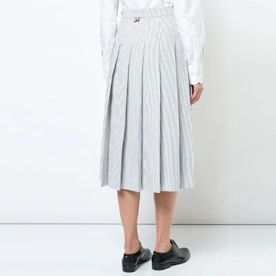 (W) 톰 브라운 시어서커 스트라이프 비대칭 플리츠 맥시 스커트. FGC400A-00572-035 Purchase (W) 톰 브라운 시어서커 스트라이프 비대칭 플리츠 맥시 스커트. FGC400A-00572-035