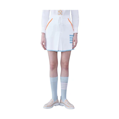 (Women) THOM BROWNE White SS24 Classic 4-Stripe Mini Elastic Waist Skirt. FKK122A-Y5502-100