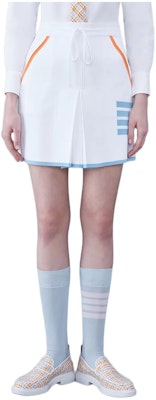 (W) Falda Mini Elástica Clásica 4 Rayas SS24 Blanca de THOM BROWNE. FKK122A-Y5502-100 Order (W) Falda Mini Elástica Clásica 4 Rayas SS24 Blanca de THOM BROWNE. FKK122A-Y5502-100