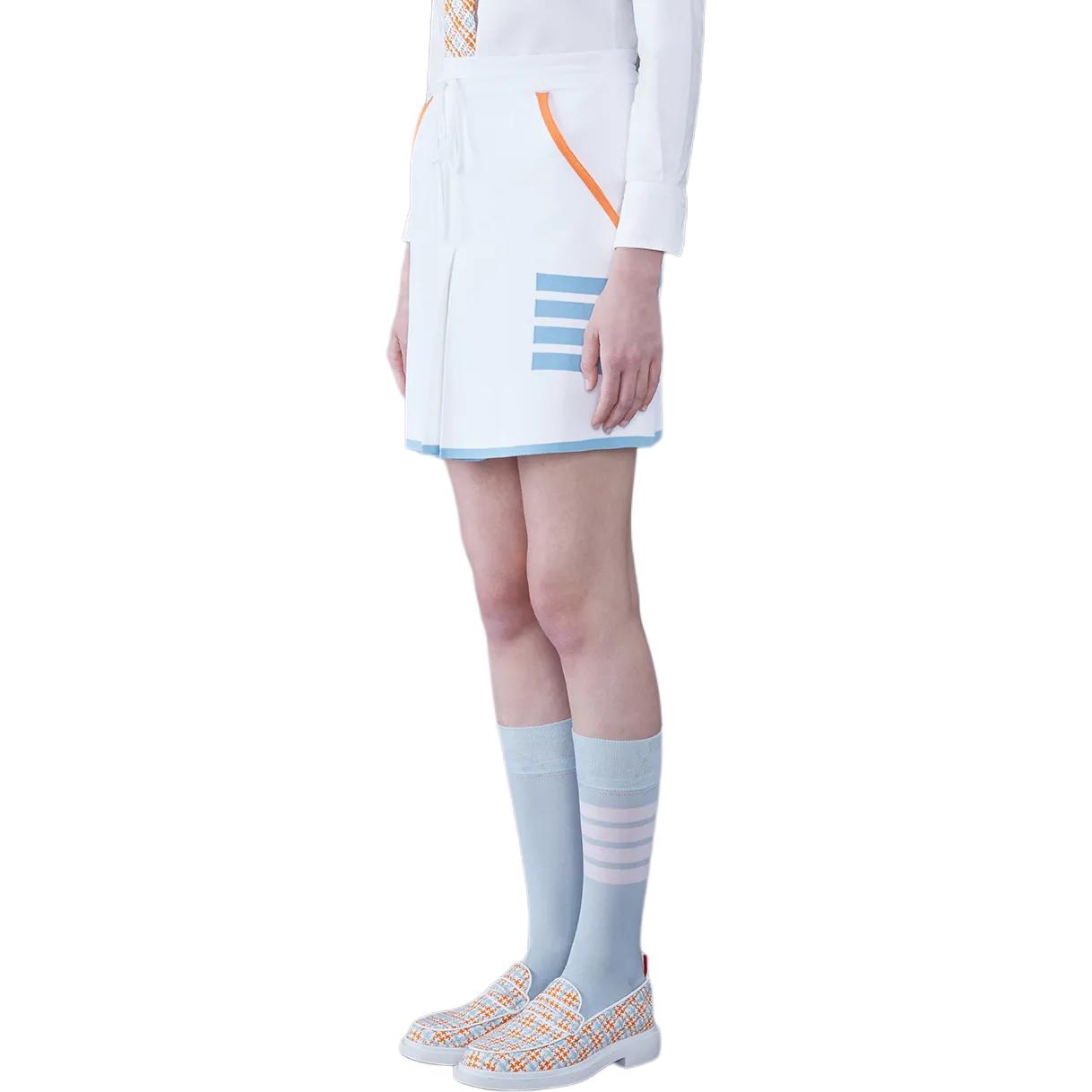 Shop (W) Falda Mini Elástica Clásica 4 Rayas SS24 Blanca de THOM BROWNE. FKK122A-Y5502-100