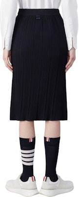 (W) Falda Midi Plisada Negra de Lana Crepé Thom Browne. FKK130A-Y1045-415 Lookbook (W) Falda Midi Plisada Negra de Lana Crepé Thom Browne. FKK130A-Y1045-415