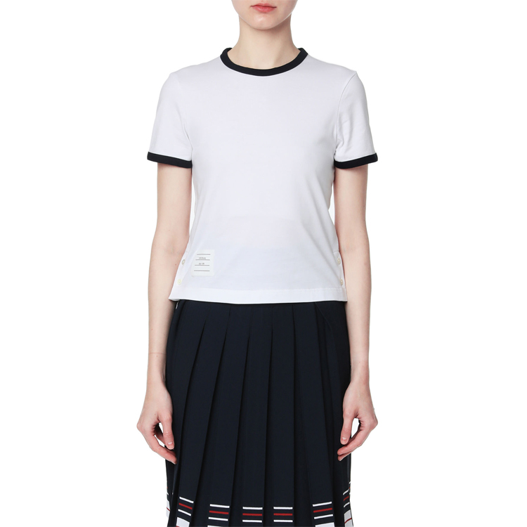 Lookbook (W) THOM BROWNE Kaos Leher Bulat Putih dengan Trim Hitam SS21 FJS075A-00042-100