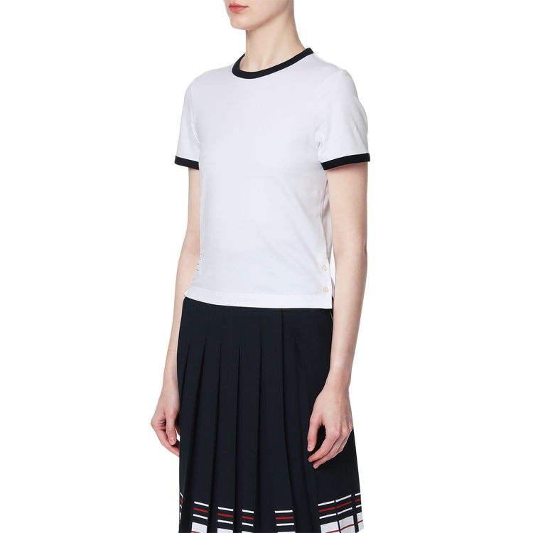Purchase (W) THOM BROWNE Kaos Leher Bulat Putih dengan Trim Hitam SS21 FJS075A-00042-100