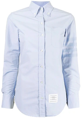 (W) THOM BROWNE Kemeja Lengan Panjang Biru dengan Logo dan Empat Garis Bar FLL005A-06496-480 Order (W) THOM BROWNE Kemeja Lengan Panjang Biru dengan Logo dan Empat Garis Bar FLL005A-06496-480