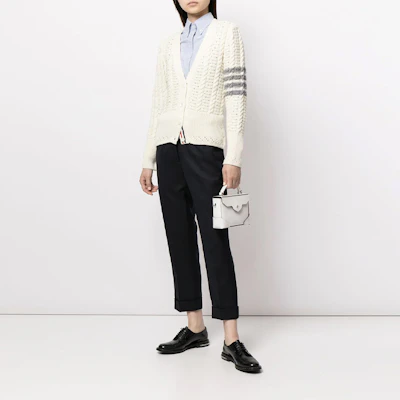 (W) THOM BROWNE Kemeja Lengan Panjang Biru dengan Logo dan Empat Garis Bar FLL005A-06496-480 Lookbook (W) THOM BROWNE Kemeja Lengan Panjang Biru dengan Logo dan Empat Garis Bar FLL005A-06496-480