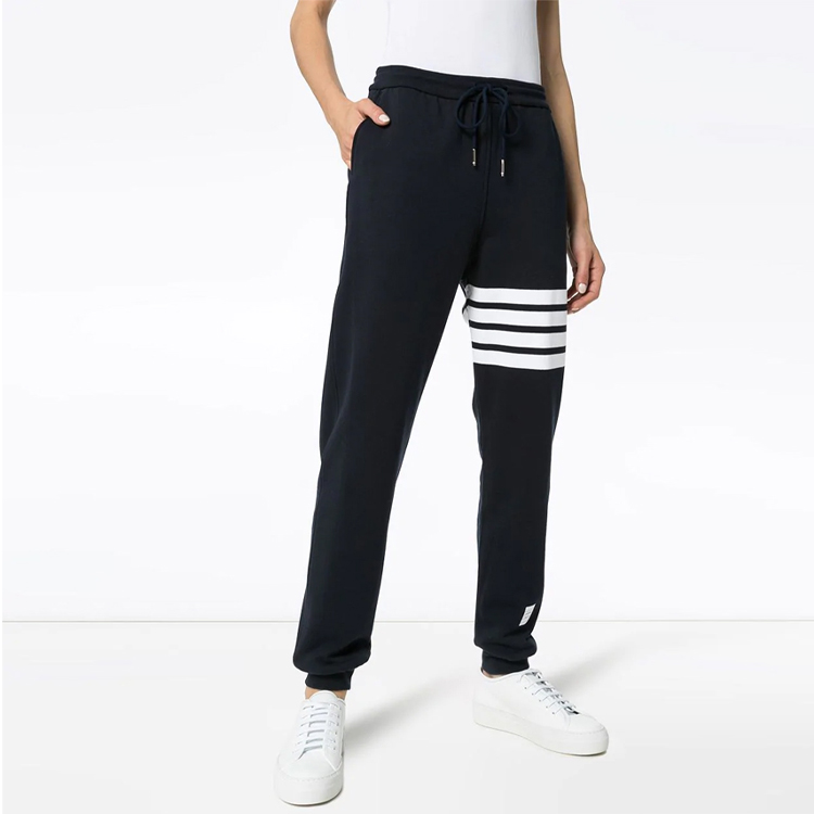 Purchase (W) Joggers Clásicos 4-Bar Navy Thom Browne FW21, Edición Regreso a Clases. FJQ001A-00535-415