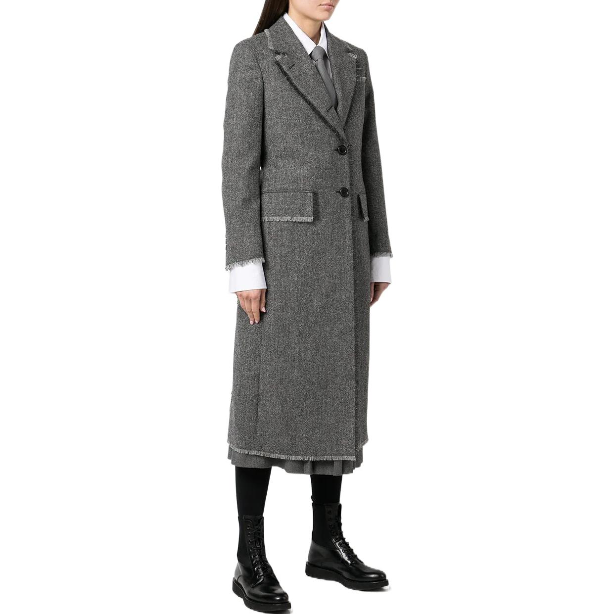 Purchase (W) Abrigo Thom Browne FW22 Gris de un solo pecho con bordes deshilachados. FOC320W05385-035