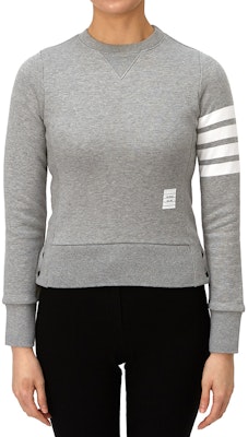 (W) トムブラウン FW22 グレー クラシック 4ストライプ ロゴ プルオーバー スウェットシャツ FJT002A-00535-055 Shop (W) トムブラウン FW22 グレー クラシック 4ストライプ ロゴ プルオーバー スウェットシャツ FJT002A-00535-055