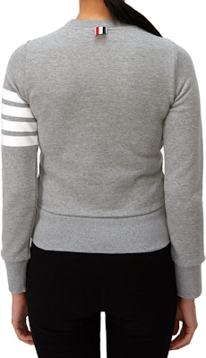 (W) トムブラウン FW22 グレー クラシック 4ストライプ ロゴ プルオーバー スウェットシャツ FJT002A-00535-055 Sizing (W) トムブラウン FW22 グレー クラシック 4ストライプ ロゴ プルオーバー スウェットシャツ FJT002A-00535-055