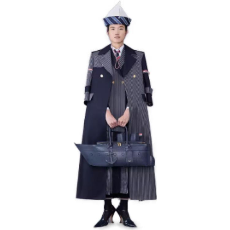 Lookbook (W) Thom Browne 2023秋冬海军蓝羊毛条纹双排扣西装. FBC877F-F0330-415