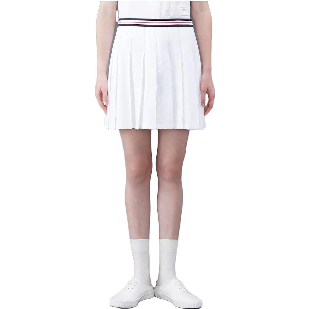 Lookbook (W) Falda Corta Ajustada Thom Browne FW23 con Raya Sólida. FJK098A-J0082-100