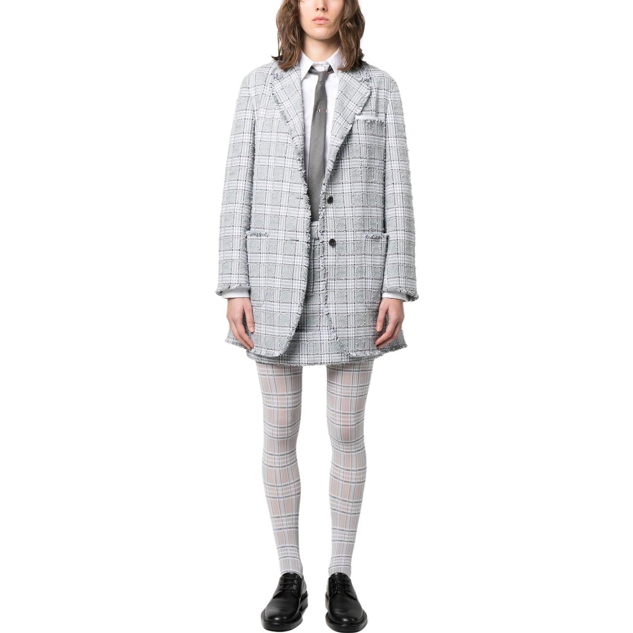Lookbook (W) Thom Browne FW23 Pre-Fall Kemeja Putih Lengan Panjang Fit dengan Garis. FLL030A-03634-100