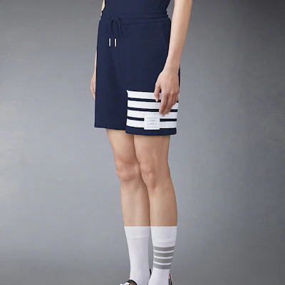 (W) THOM BROWNE FW23 Celana Pendek Santai Wanita Four-Bar Drawstring Straight-Leg. FJQ056A00535 Details for (W) THOM BROWNE FW23 Celana Pendek Santai Wanita Four-Bar Drawstring Straight-Leg. FJQ056A00535