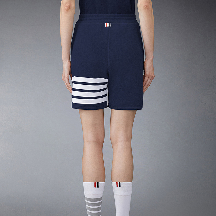 Sizing (W) THOM BROWNE FW23 Celana Pendek Santai Wanita Four-Bar Drawstring Straight-Leg. FJQ056A00535