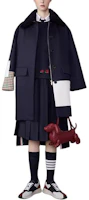 Shop (W) 톰 브라운 FW24 오버사이즈 크루넥 긴팔 스웻셔츠 네이비 블루. FJT365E-06931-415