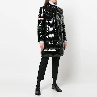 (W) Thom Browne Mantel Musim Dingin Hitam Panjang Mengkilap. FOD064Z-04899-001 Purchase (W) Thom Browne Mantel Musim Dingin Hitam Panjang Mengkilap. FOD064Z-04899-001