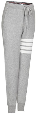 (W) Celana Jogger Thom Browne Abu-Abu, 4-Stripes, Koleksi FW21 FJQ001A-00535-055 Lookbook (W) Celana Jogger Thom Browne Abu-Abu, 4-Stripes, Koleksi FW21 FJQ001A-00535-055