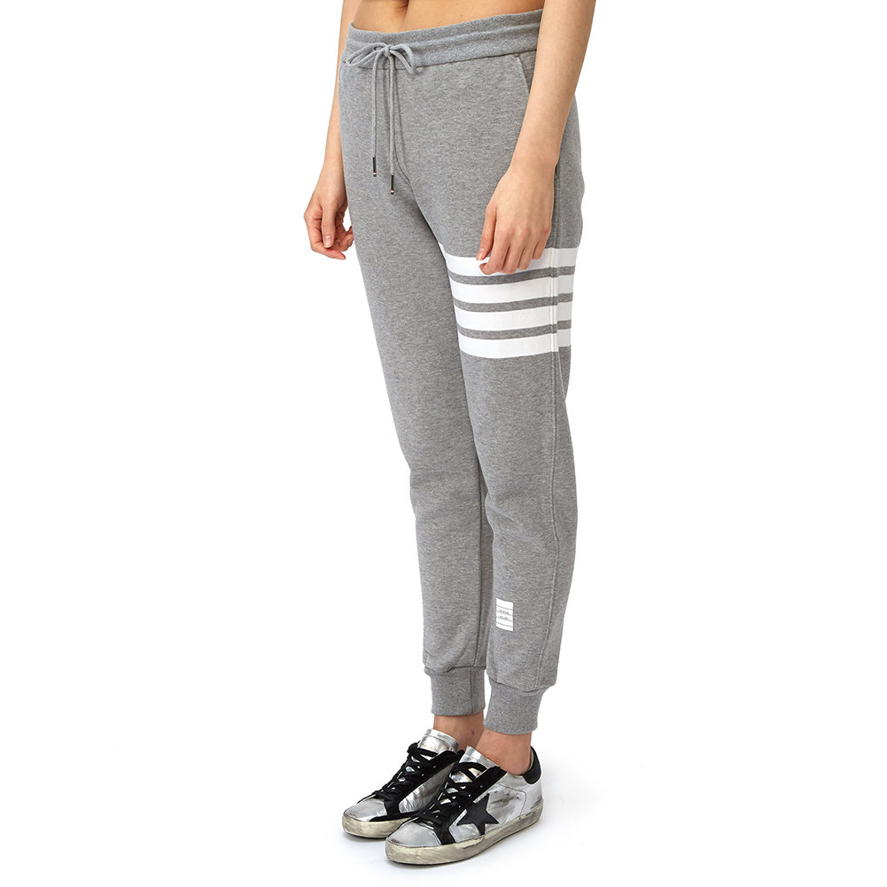 Sizing (W) Celana Jogger Thom Browne Abu-Abu, 4-Stripes, Koleksi FW21 FJQ001A-00535-055
