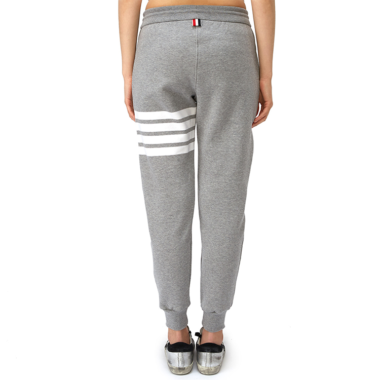Cheap (W) Celana Jogger Thom Browne Abu-Abu, 4-Stripes, Koleksi FW21 FJQ001A-00535-055