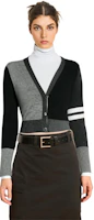 Sizing (W) 톰 브라운 그레이 로고 프린트 컬러블록 캐시미어 V넥 가디건. FKC001-F0001-1982