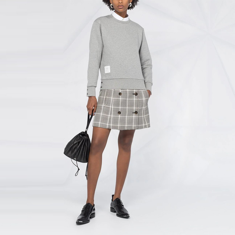 Lookbook (W) Thom Browne Abu-Abu Sweater Rajutan Lengan Panjang Bergaris FJT070A-03377-055