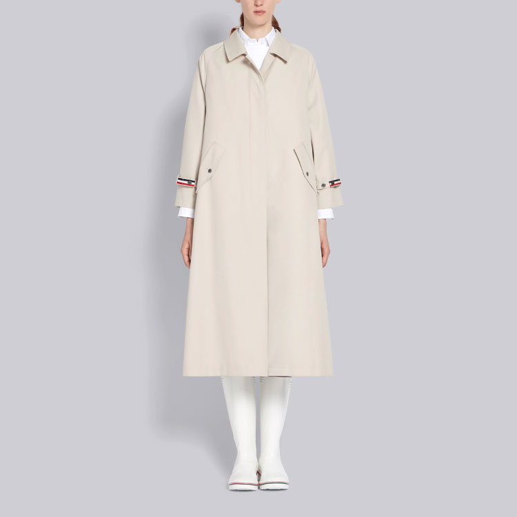 Shop (W) Gabardina Resistente al Agua Thom Browne Khaki. FOC597A-06111-250