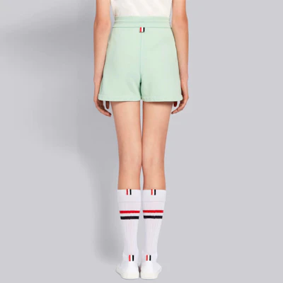 (W) Thom Browne Celana Pendek Katun Hijau Muda Mid-Rise dengan Pola Logo. FJQ051B-03377-350 Purchase (W) Thom Browne Celana Pendek Katun Hijau Muda Mid-Rise dengan Pola Logo. FJQ051B-03377-350