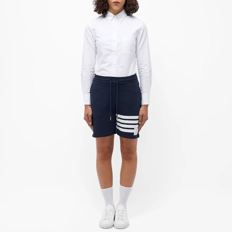 Shop (W) Thom Browne Navy Drawstring 4-Bar Bermuda Celana Pendek Santai. FJQ056A-00535-415