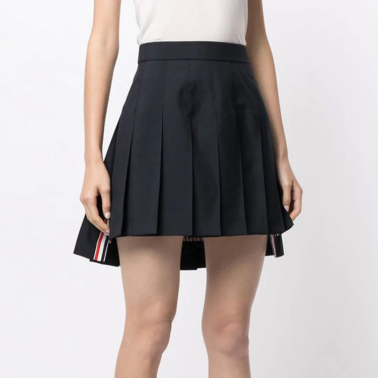 Lookbook (W) Falda Thom Browne Azul Plisada Línea A Relajada Dobladillo Alto-Bajo. FGC402V-02872-415