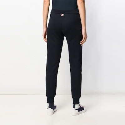 (W) トムブラウン ネイビー サイドストライプ ミッドライズ ニット ジョガーパンツ FJQ024A-03377-415 Purchase (W) トムブラウン ネイビー サイドストライプ ミッドライズ ニット ジョガーパンツ FJQ024A-03377-415
